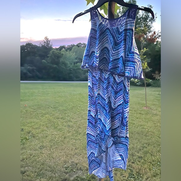Girls 7/8 Hi-Low Dress👗Shades of Blues and Whites Chevron Dots & Blue Lace Back - Picture 7 of 15